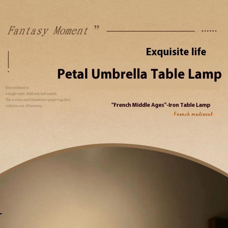Lunéa Petal Table Lamp